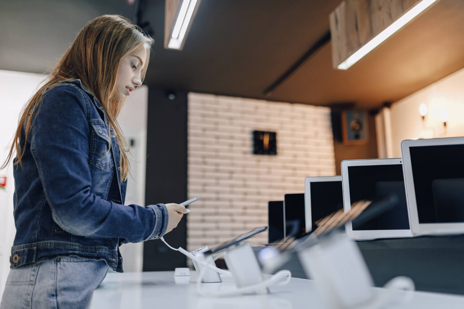 Serwis Apple Warszawa – miejsce, gdzie technologia spotyka profesjonalizm